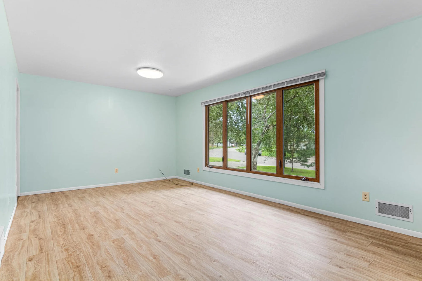 6225 Century Boulevard, Brooklyn Park, MN 55429
