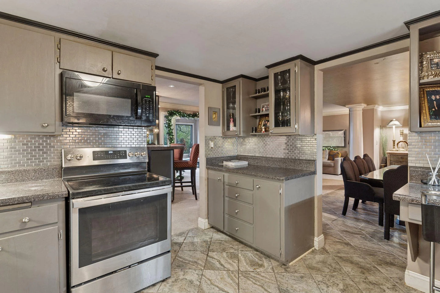3076 Lexington Avenue, Roseville, MN 55113