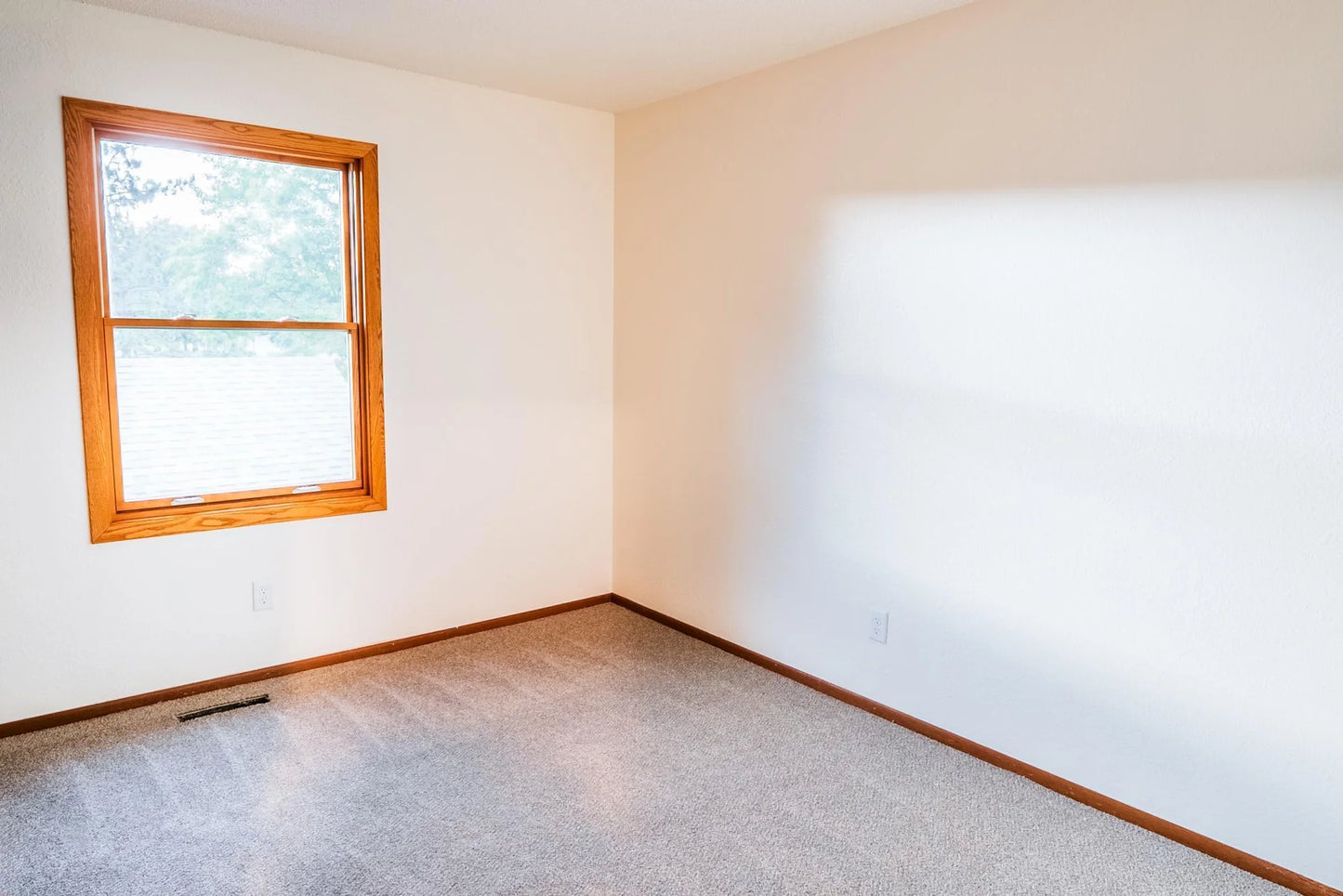 7019 110th Street Circle, Bloomington, MN 55438