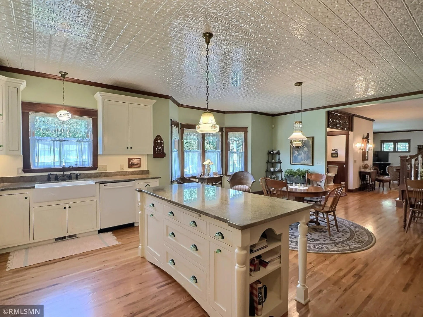 211 4th Street, Maple Lake, MN 55358