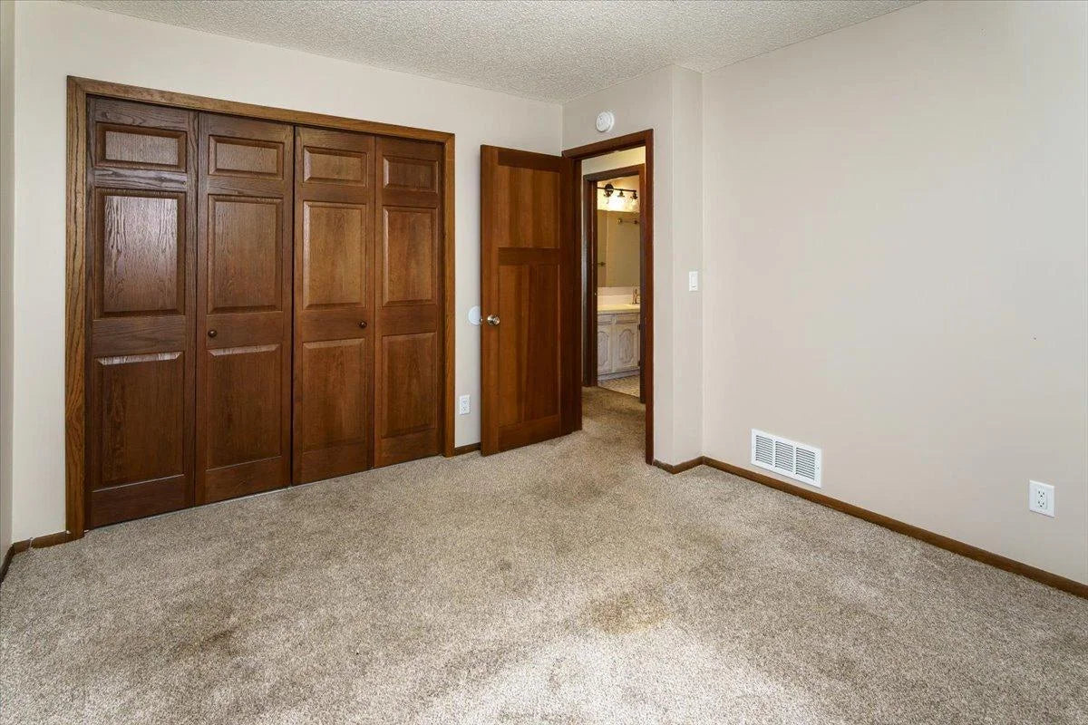 5410 Old Shakopee Circle, Bloomington, MN 55437