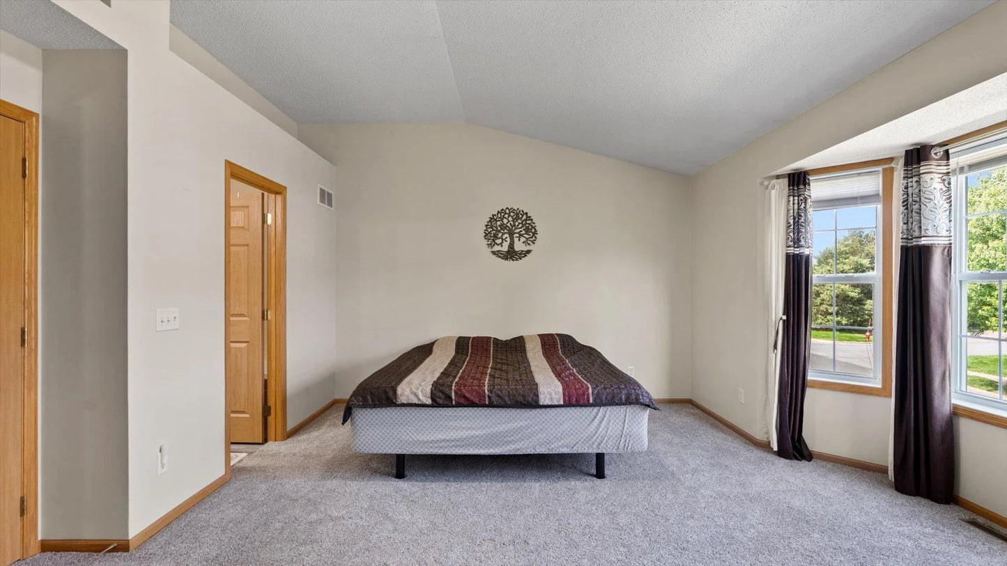 13749 Atrium Avenue, Rosemount, MN 55068