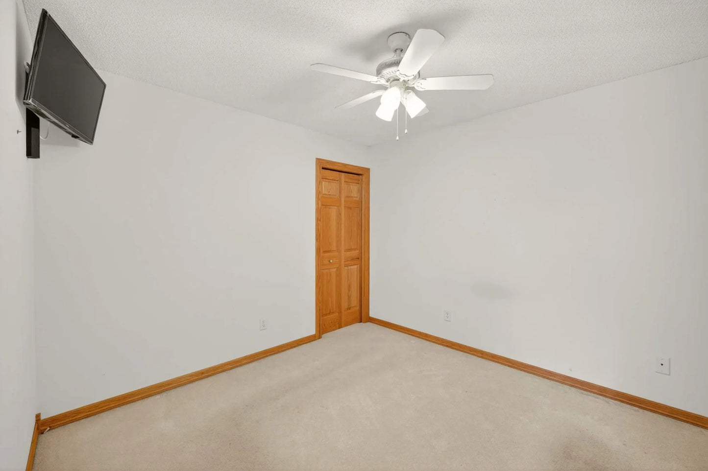 6236 Creekview Lane, Brooklyn Park, MN 55443