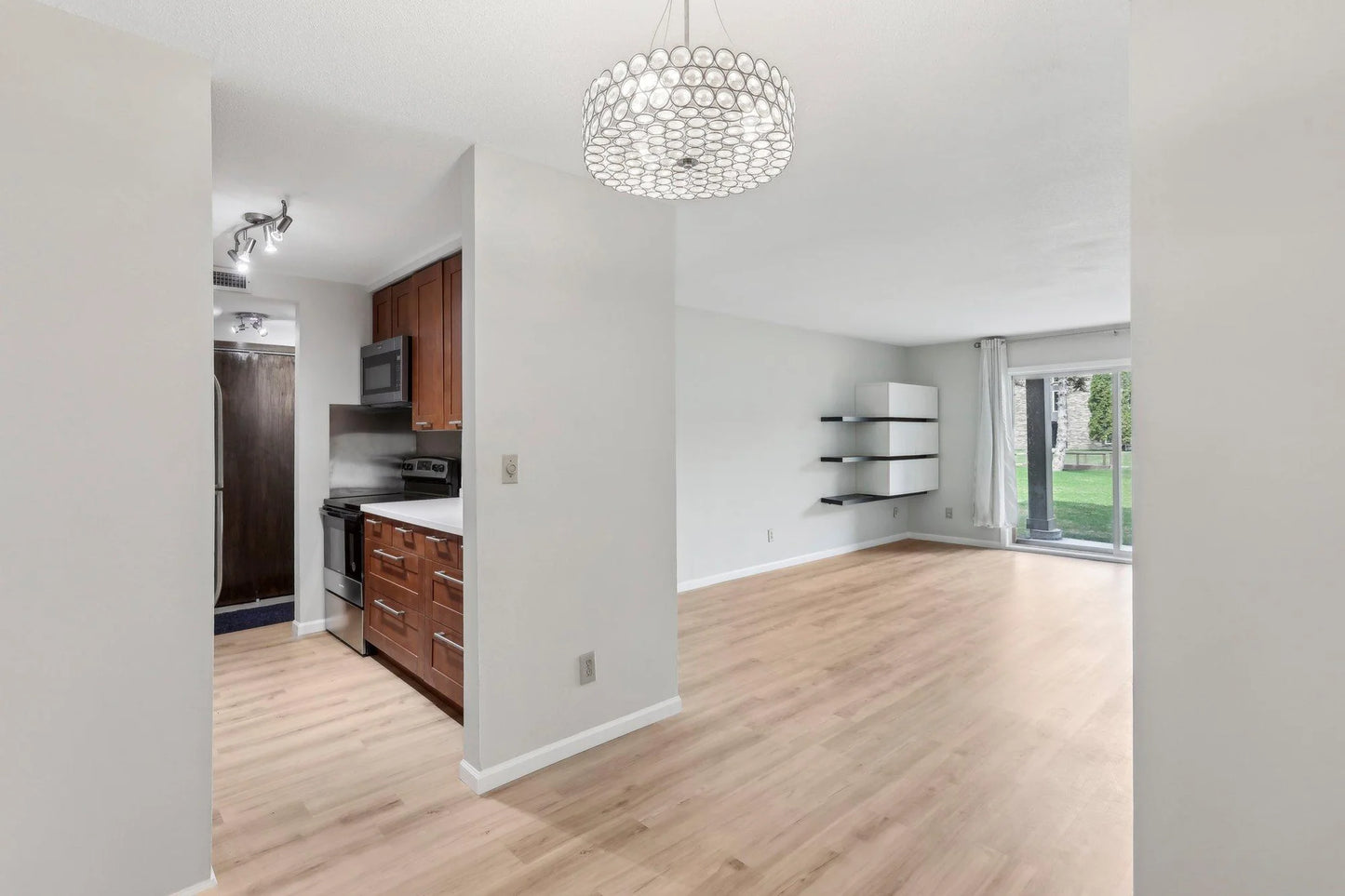 450 Ford Road, Saint Louis Park, MN 55426