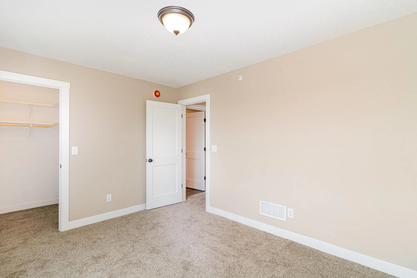 813 Viburnum Street, Belle Plaine, MN 56011