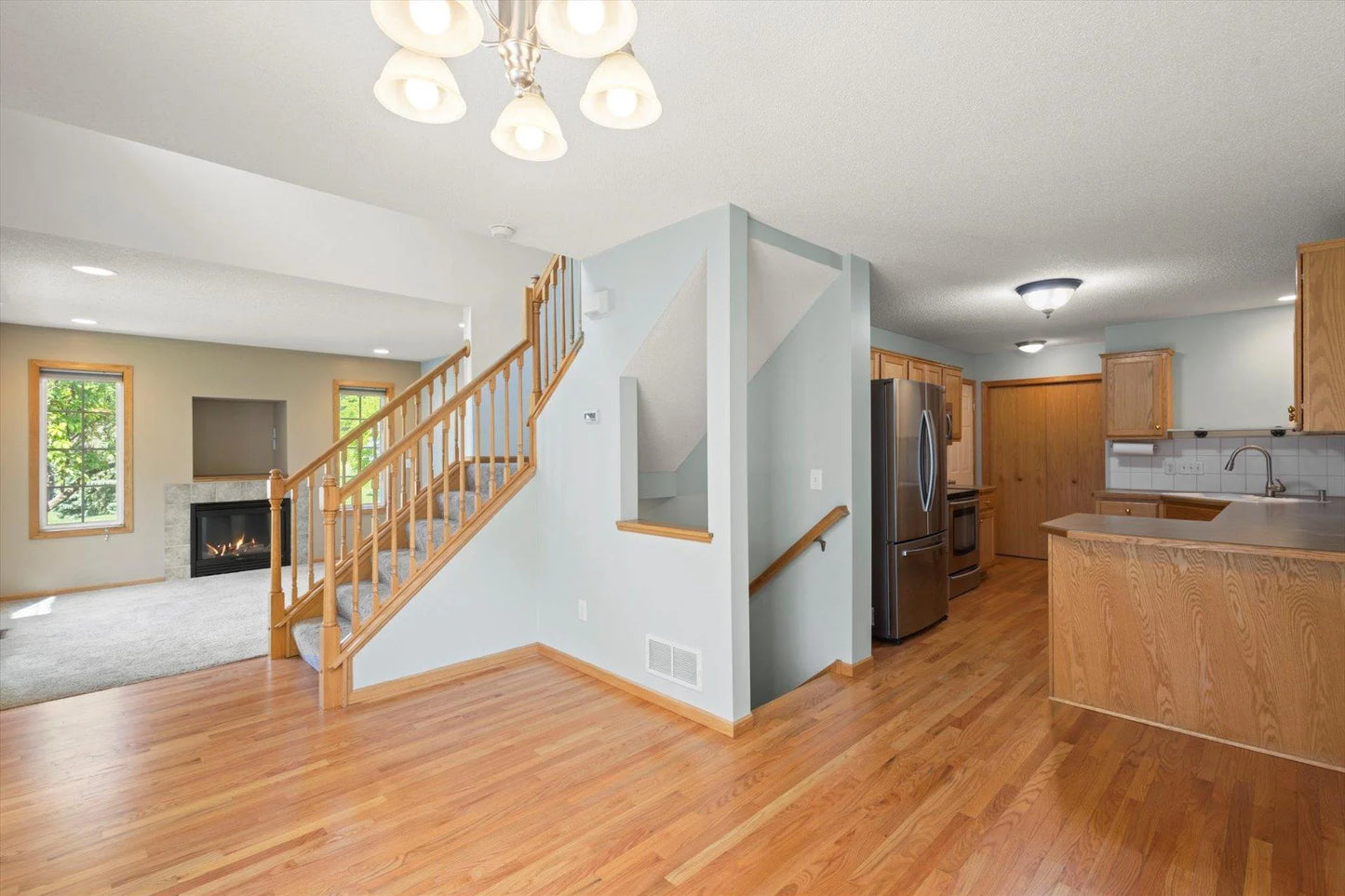 1663 County Road D , Maplewood, MN 55109