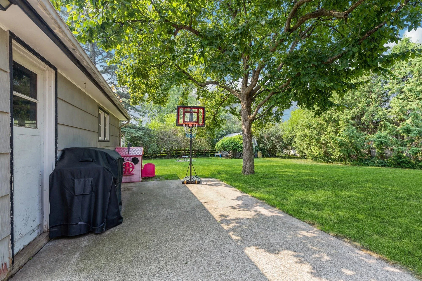 4601 Winchester Lane, Brooklyn Center, MN 55429