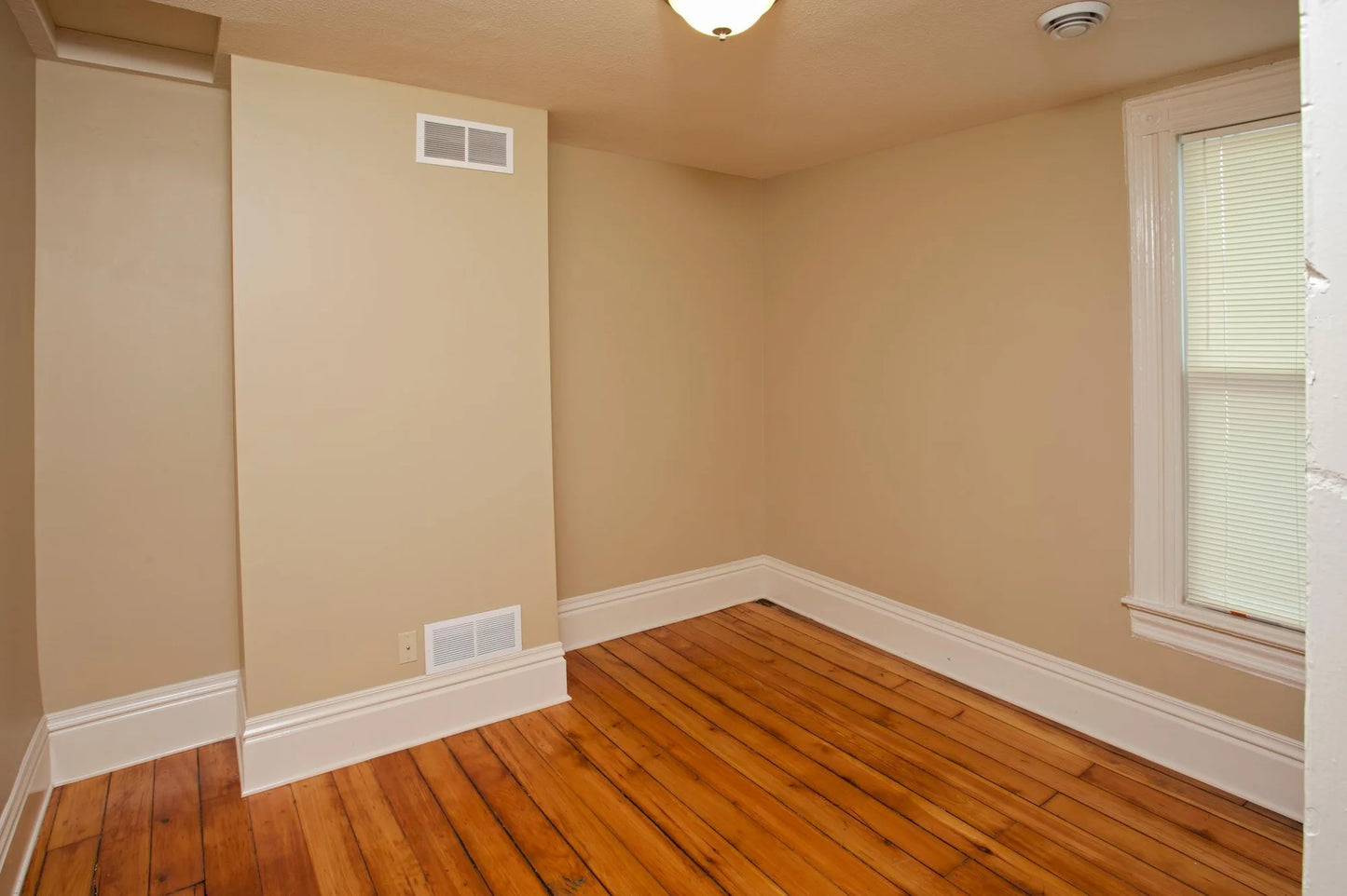 686 Bradley Street, Saint Paul, MN 55130