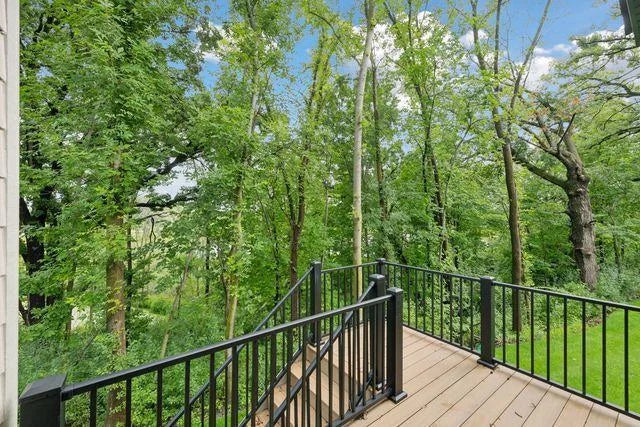 9399 Eagle Ridge Way, Chanhassen, MN 55317