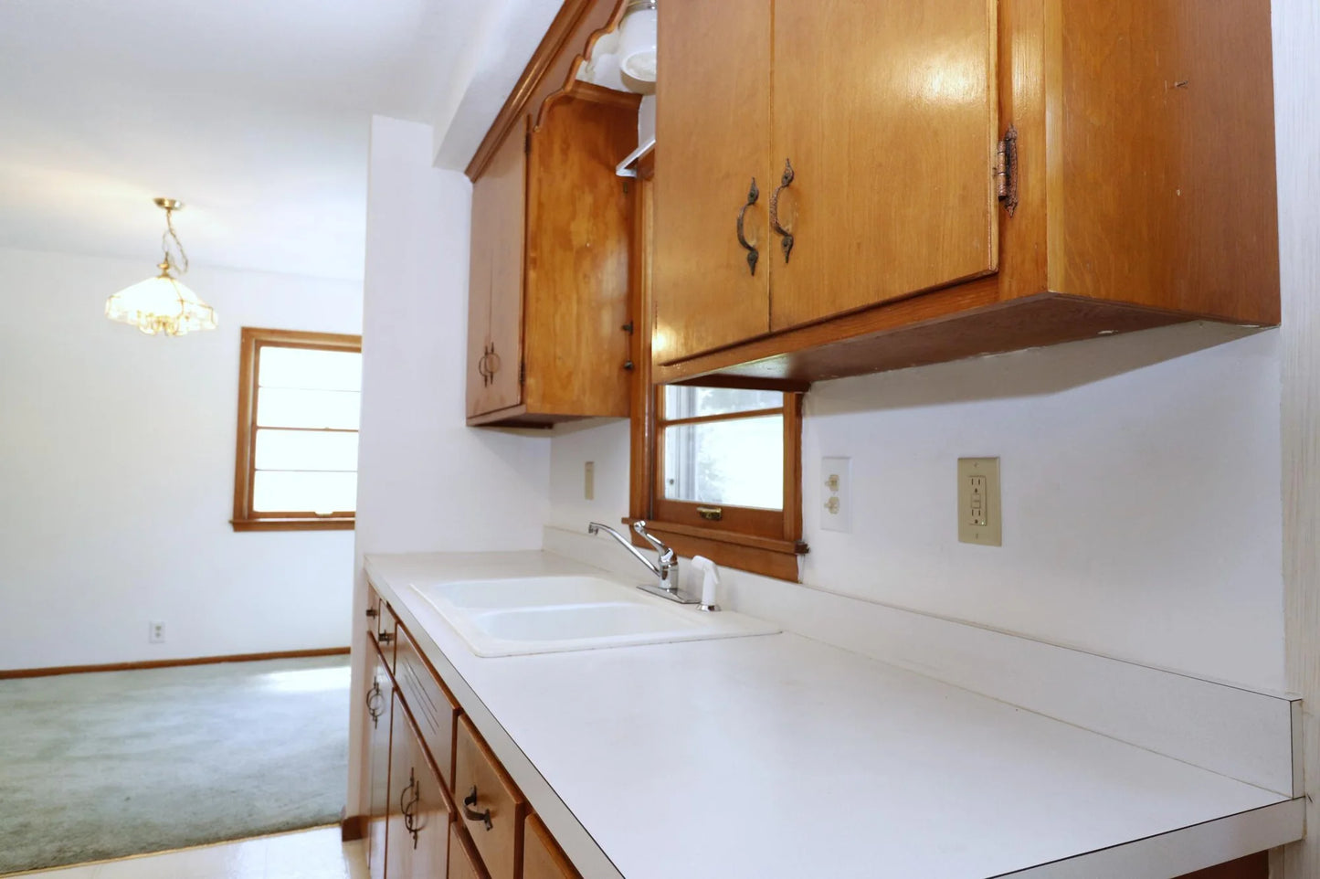 5043 Overlook Circle, Bloomington, MN 55437