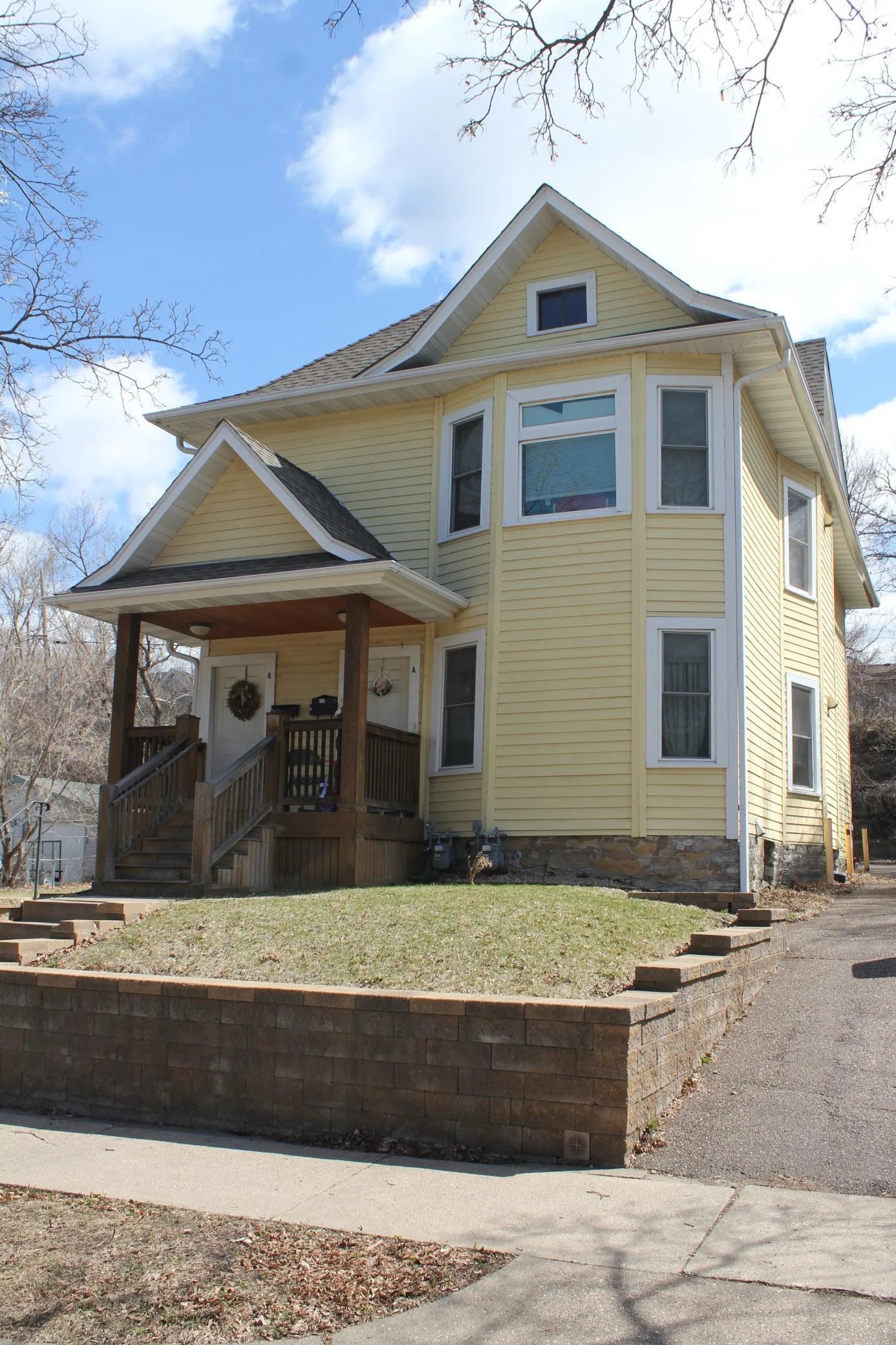 856 Burr Street, Saint Paul, MN 55130