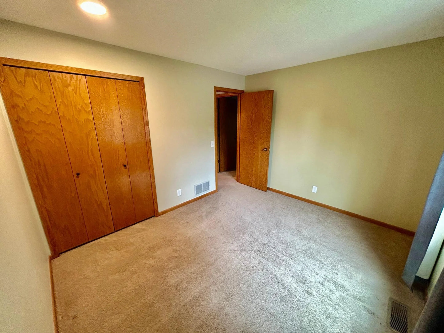 4378 Buckingham Court, Vadnais Heights, MN 55127