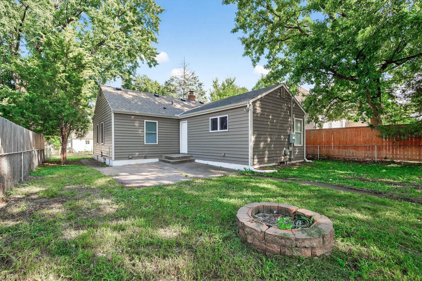 5225 6th Street, Minneapolis, MN 55430