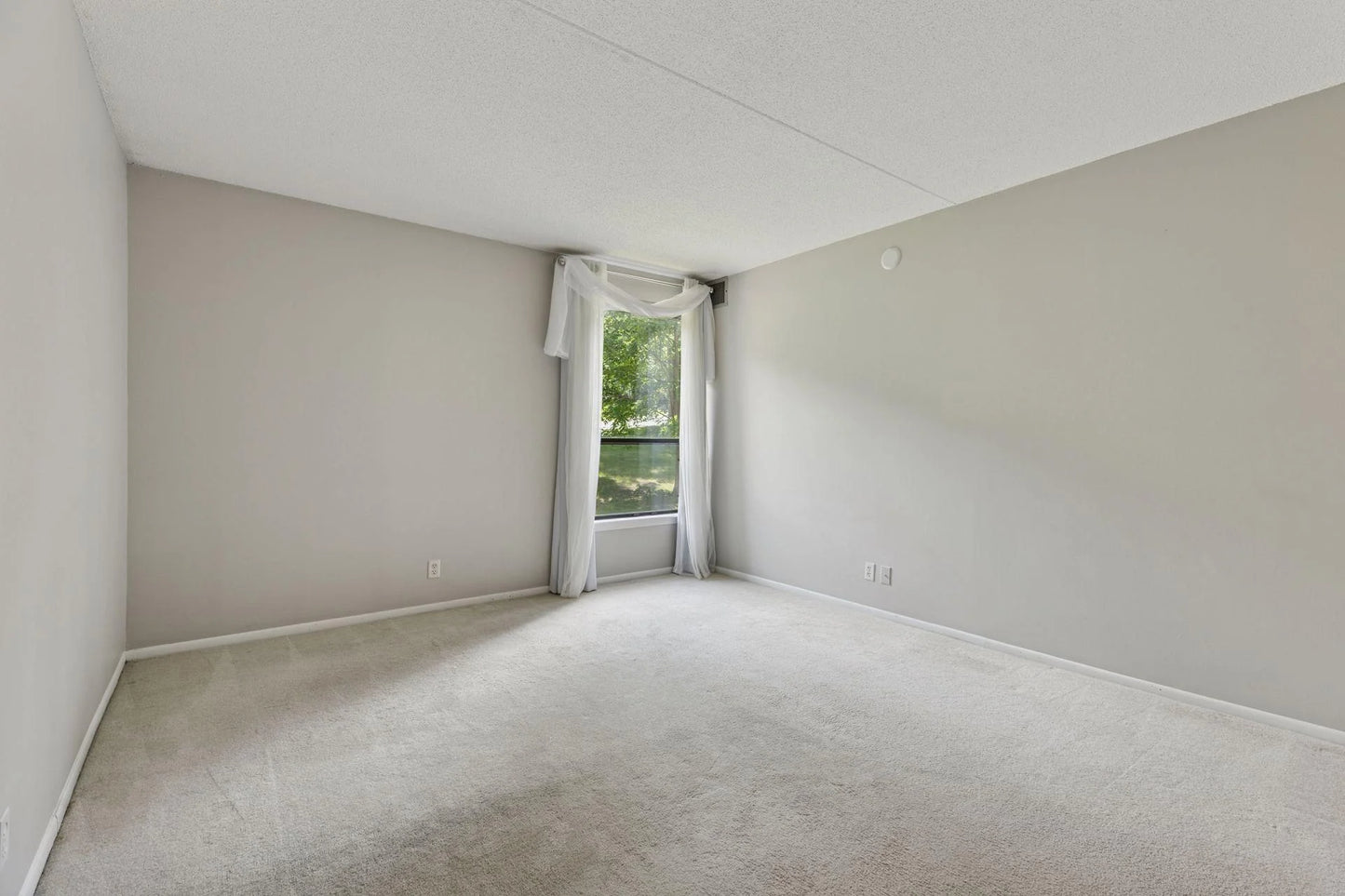6650 Vernon Avenue, Edina, MN 55436