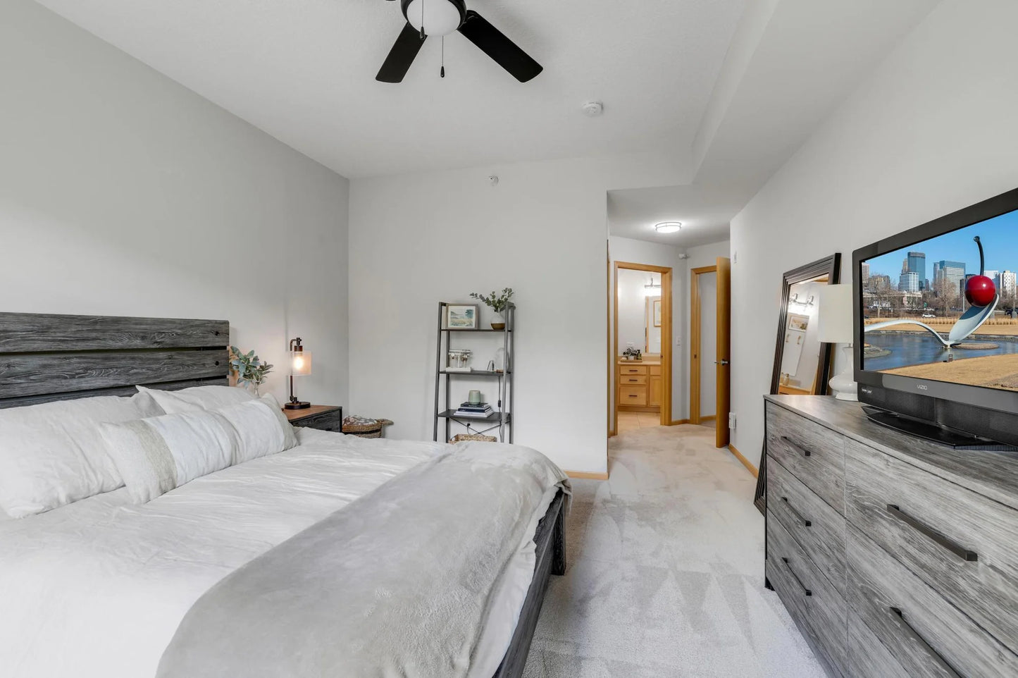 2565 Franklin Avenue, Saint Paul, MN 55114