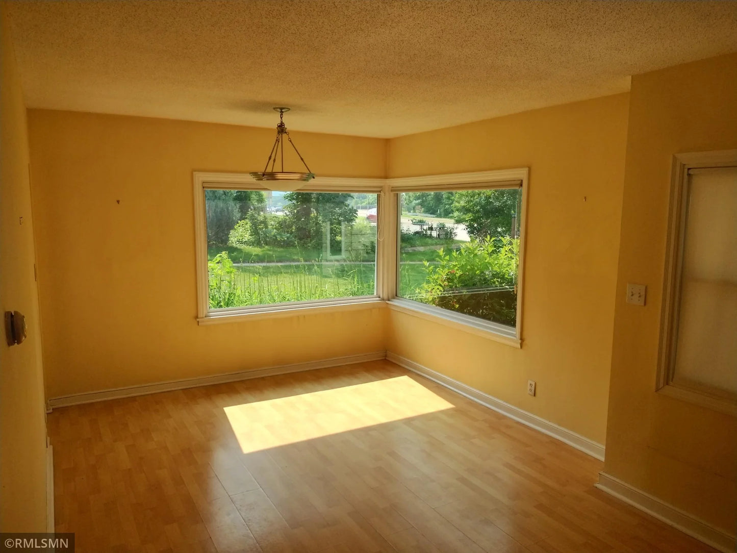 1872 Mississippi River Boulevard, Saint Paul, MN 55116
