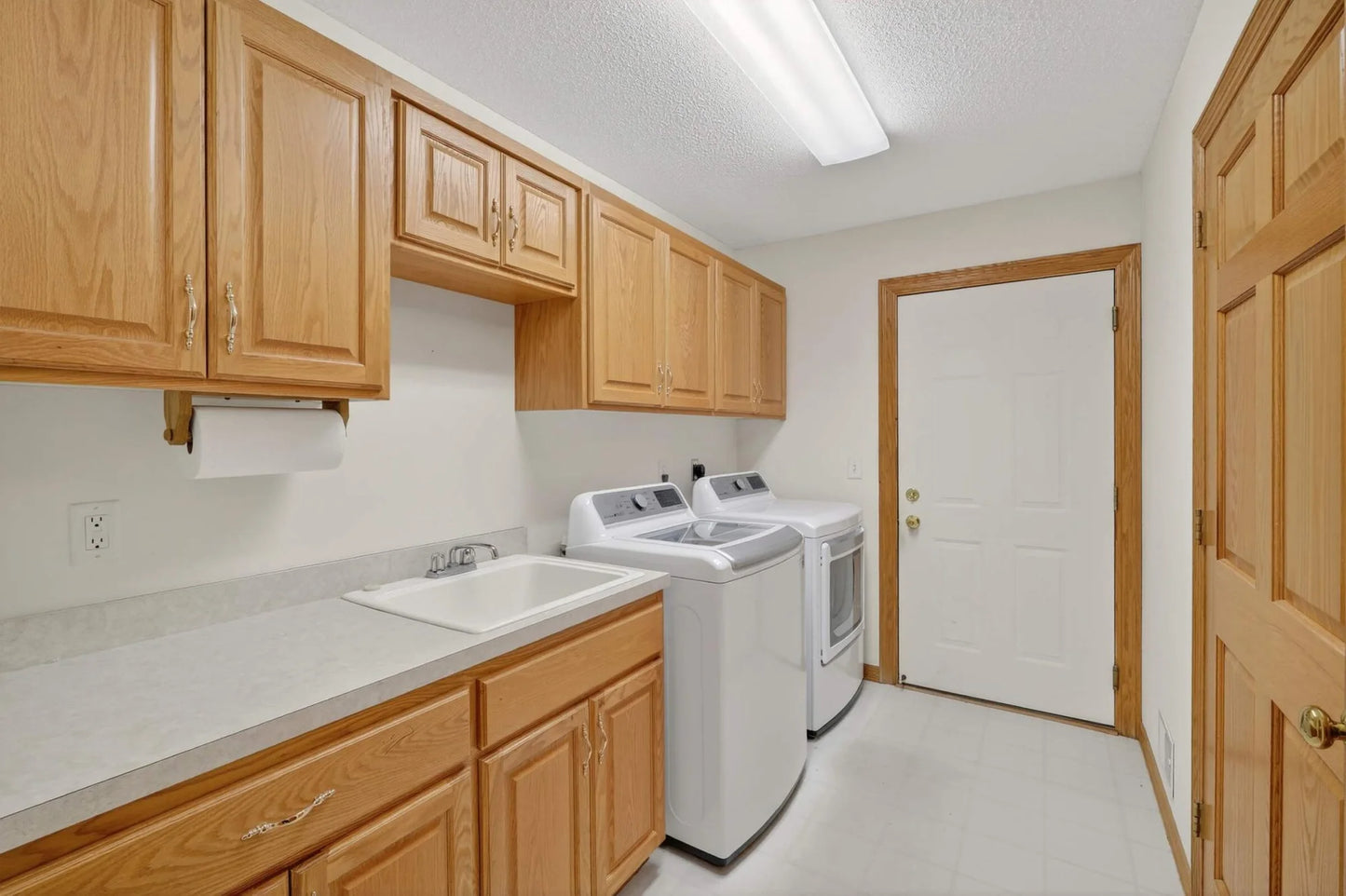 6236 Creekview Lane, Brooklyn Park, MN 55443