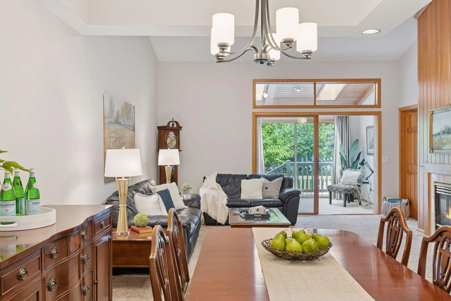 502 Deer Ridge Lane, Maplewood, MN 55119