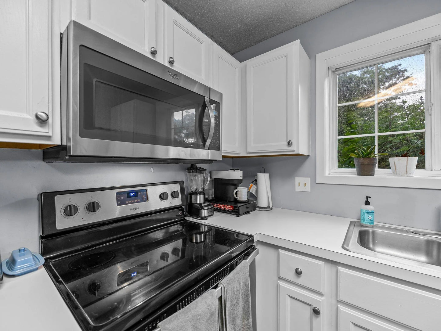 597 Mission Hills Way, Chanhassen, MN 55317