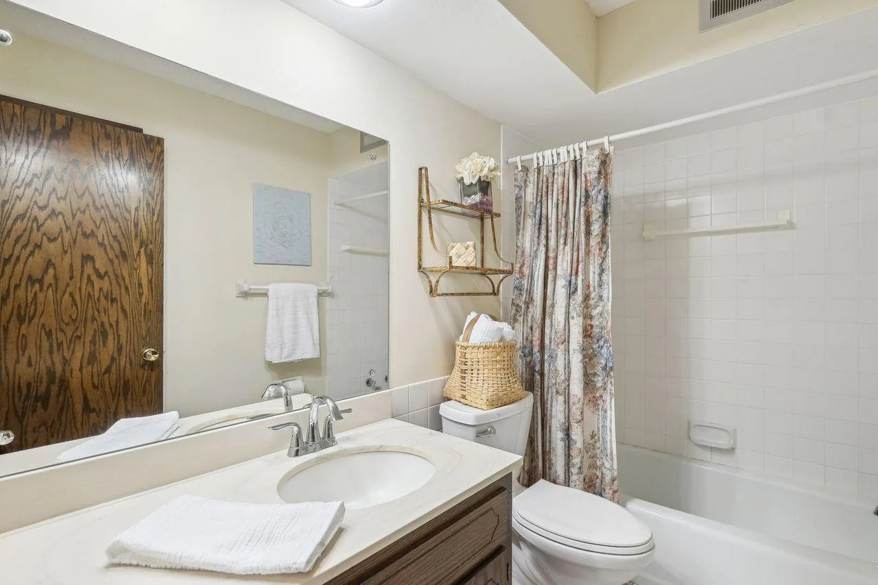 4360 Brookside Court, Edina, MN 55436
