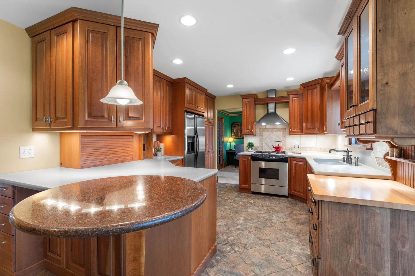4363 Bramblewood Avenue, Vadnais Heights, MN 55127
