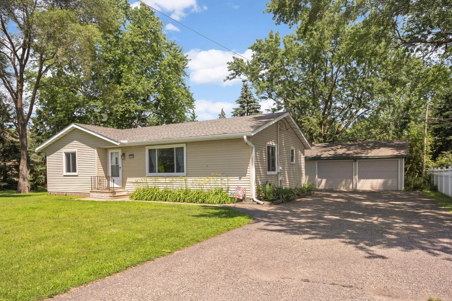 20450 Dodd Boulevard, Lakeville, MN 55044