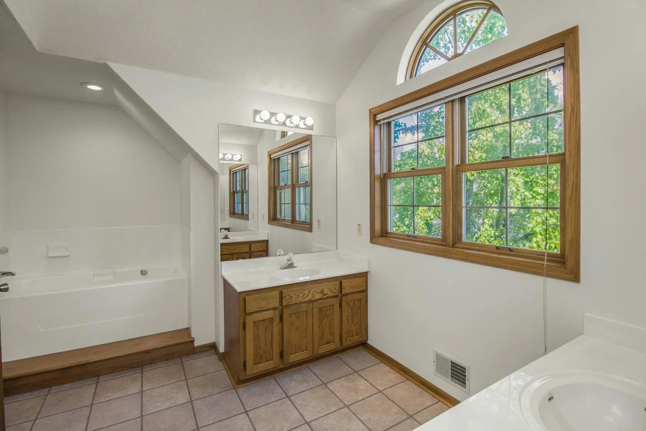 4906 Bayswater Road, Minnetonka, MN 55345