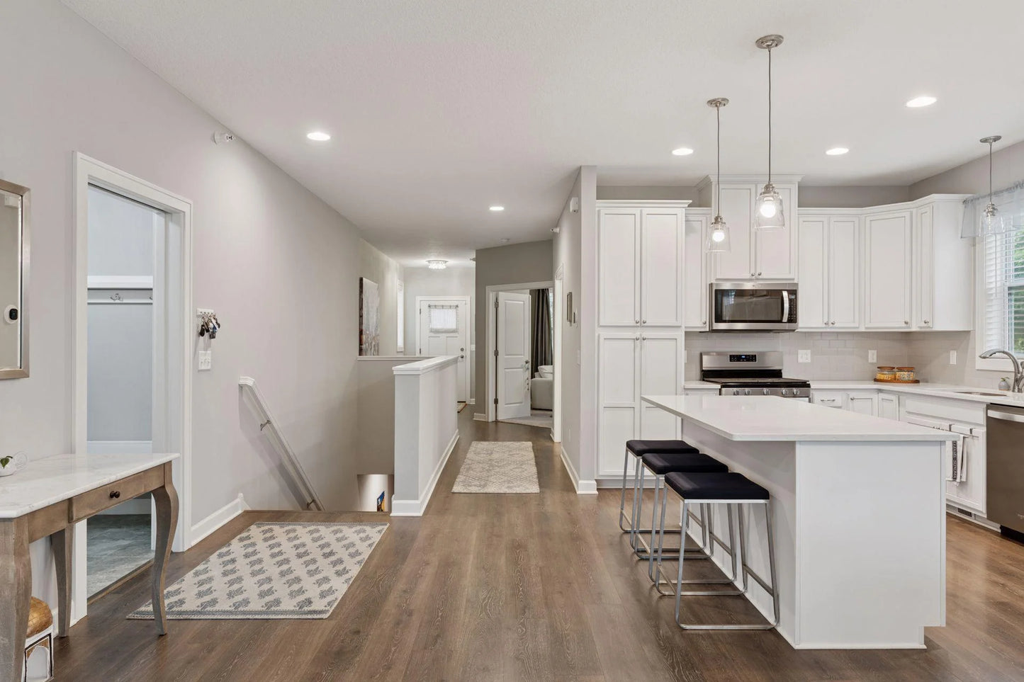 630 Lovell Avenue, Roseville, MN 55113