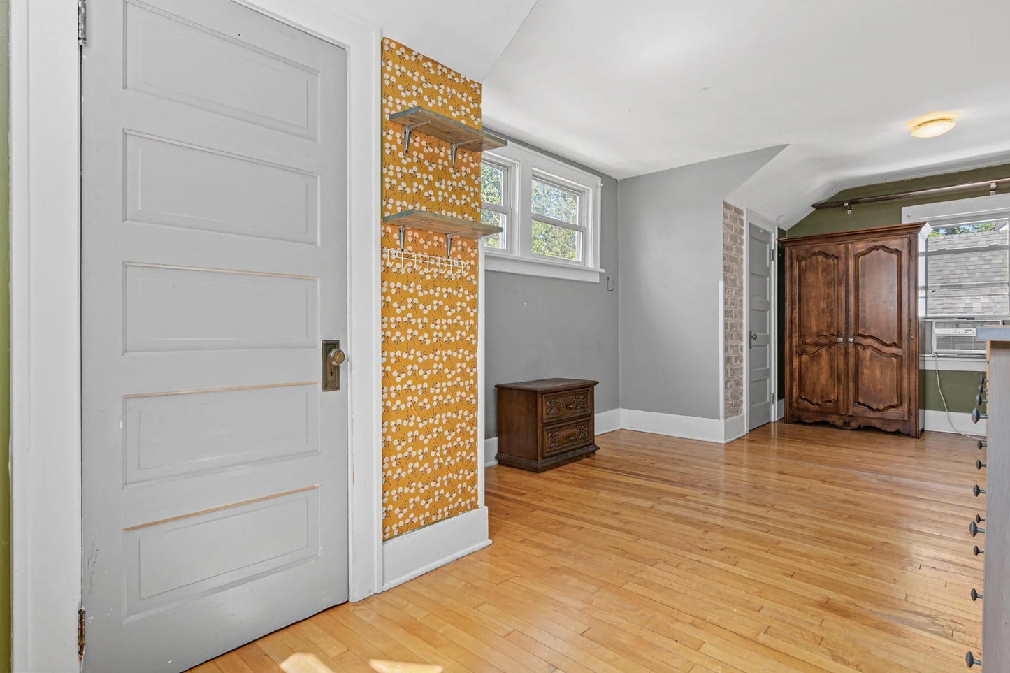 4255 1st Avenue, Minneapolis, MN 55409