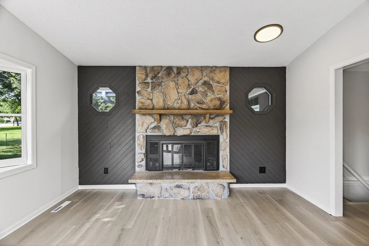 1042 Sibley Street, Shakopee, MN 55379