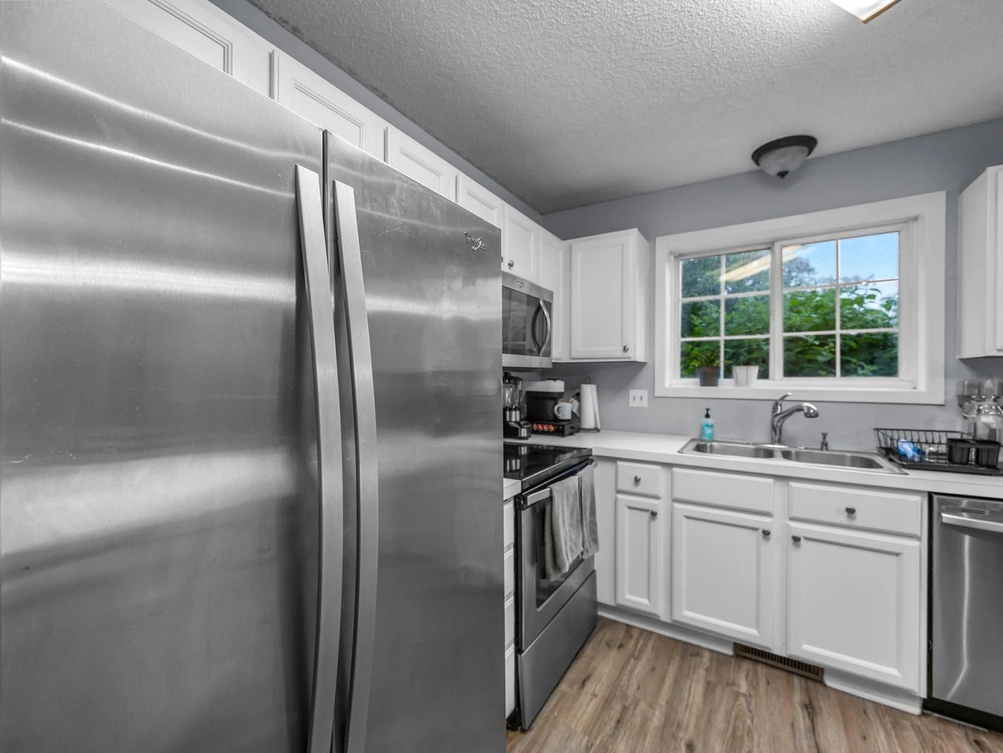 597 Mission Hills Way, Chanhassen, MN 55317