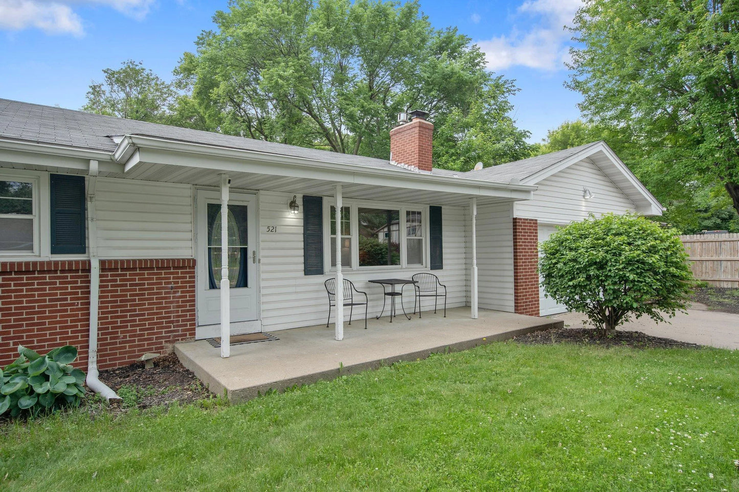521 Unique Drive, Burnsville, MN 55337