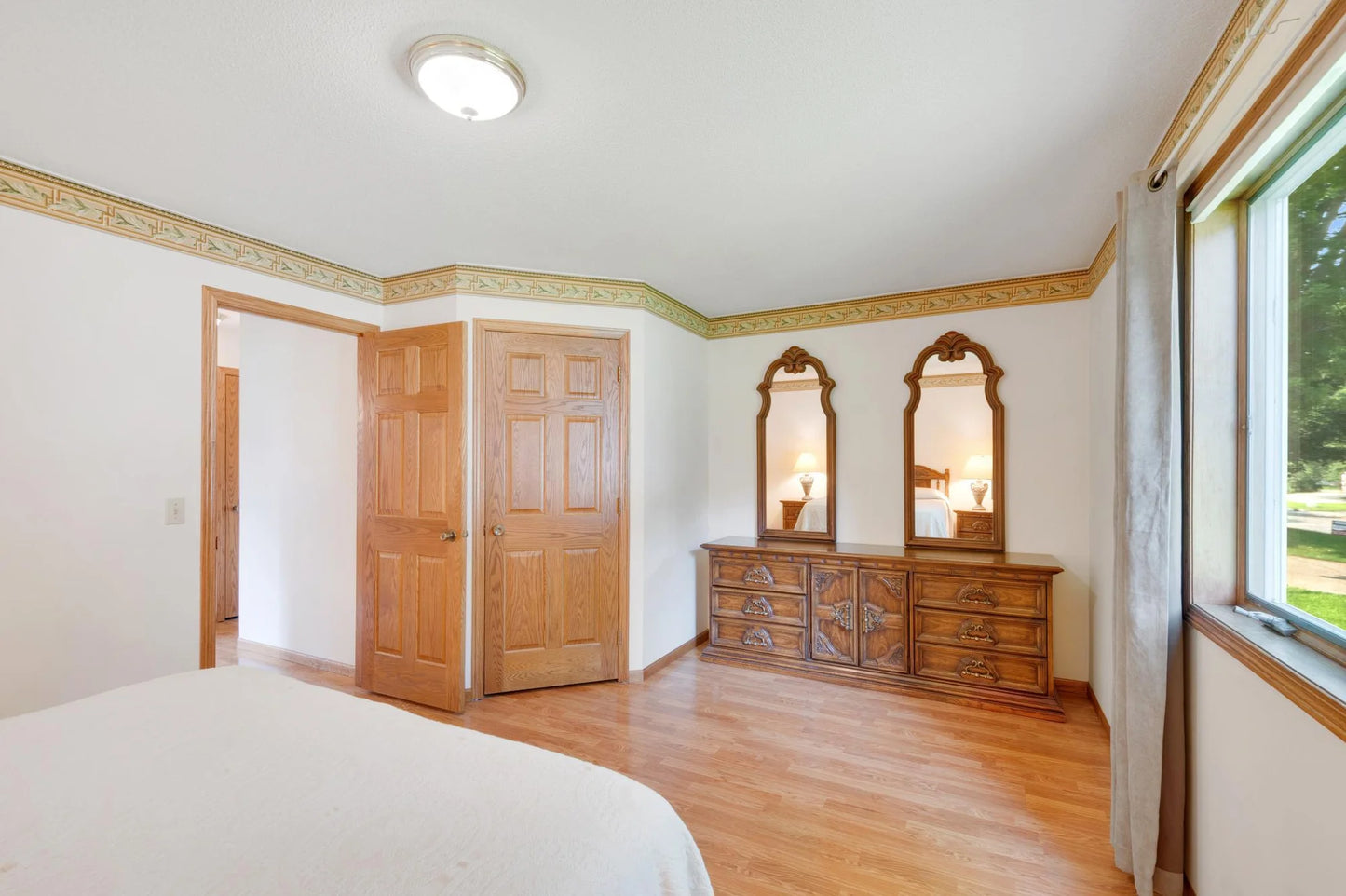 105 Knollwood Street, Annandale, MN 55302