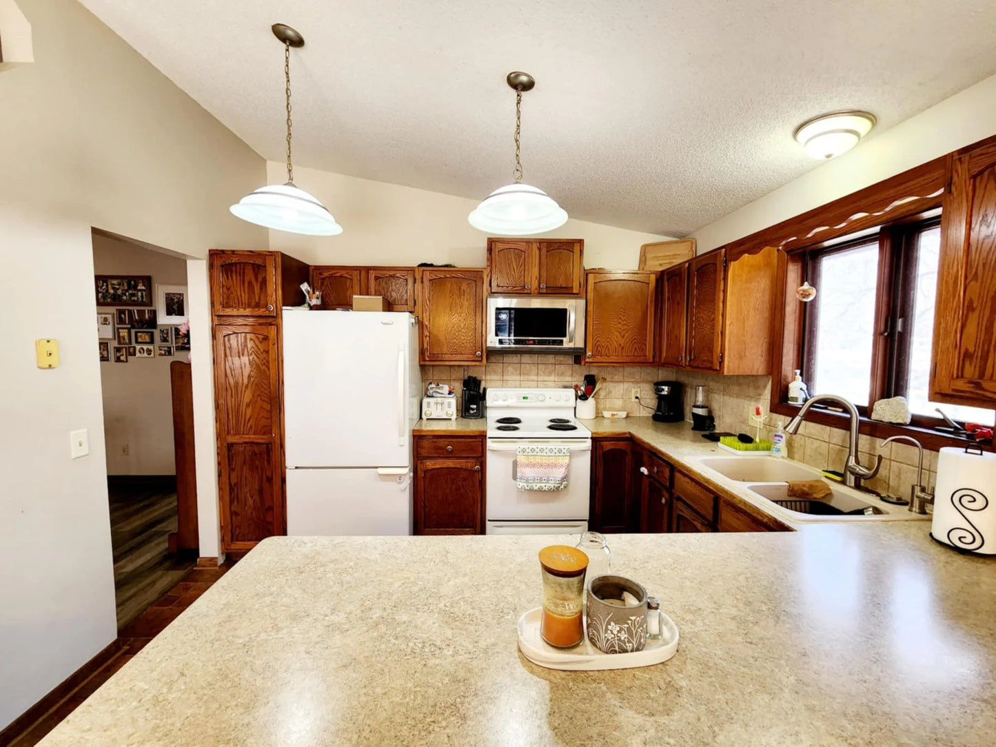 2805 Brookview Drive, Burnsville, MN 55337