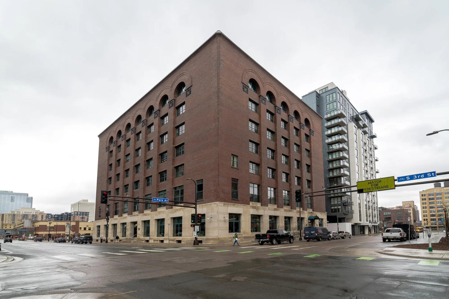 250 Park Avenue, Minneapolis, MN 55415
