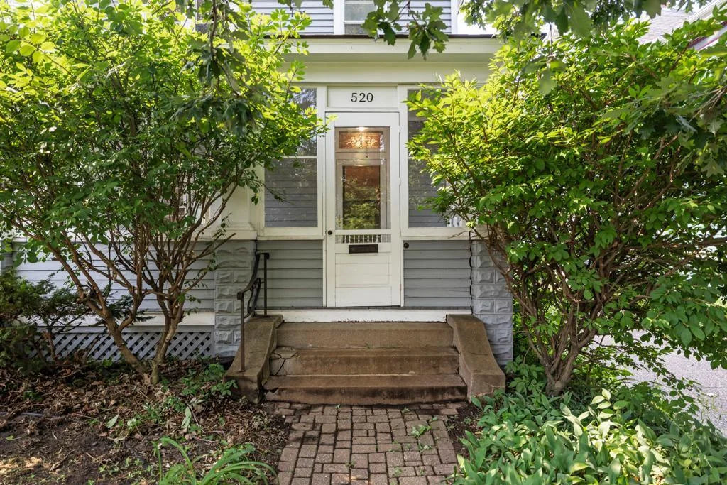 520 Holly Avenue, Saint Paul, MN 55102