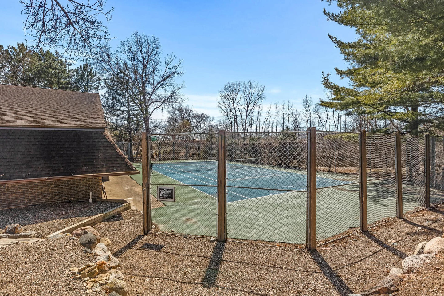 6085 Lincoln Drive, Edina, MN 55436