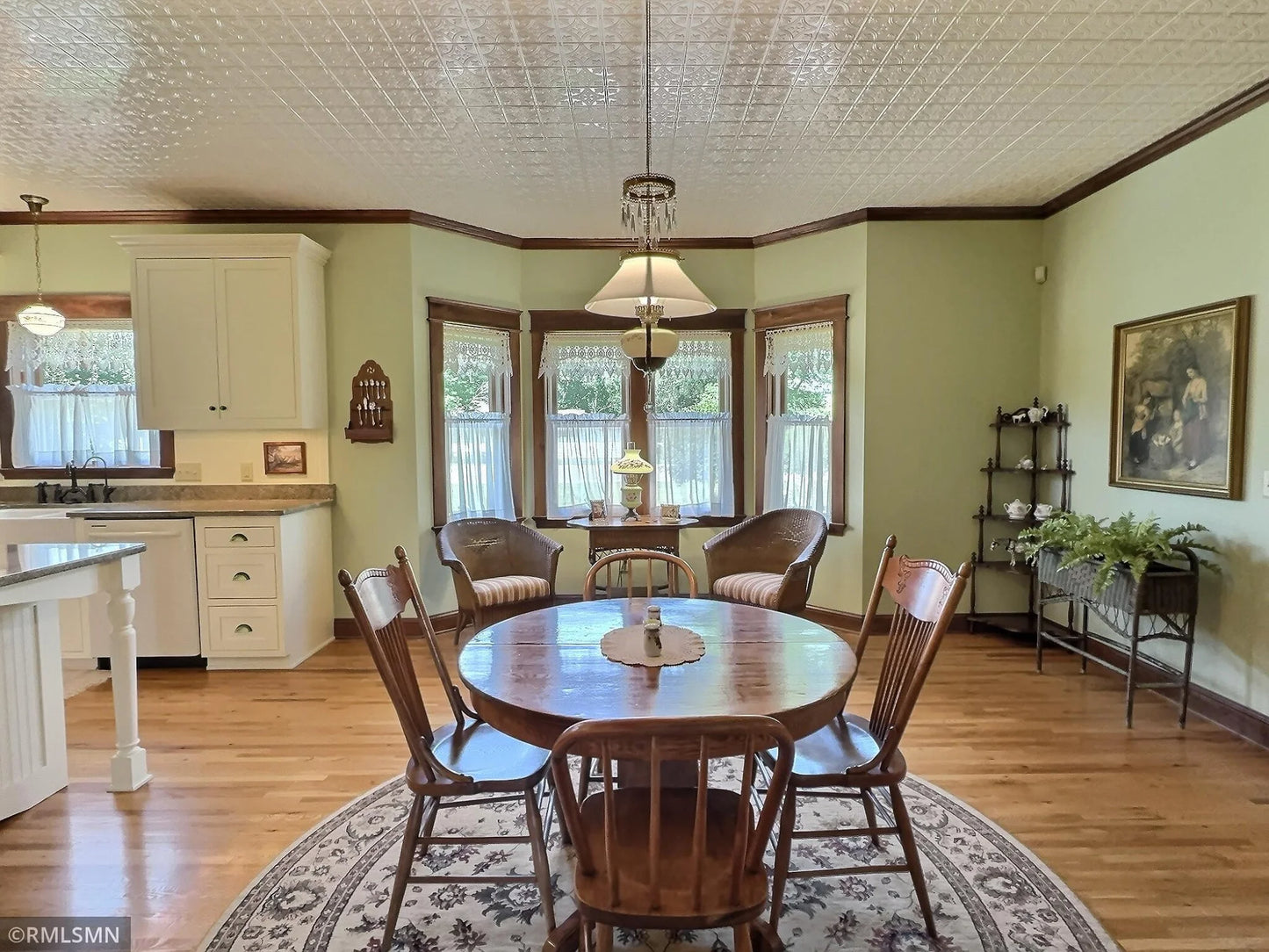 211 4th Street, Maple Lake, MN 55358