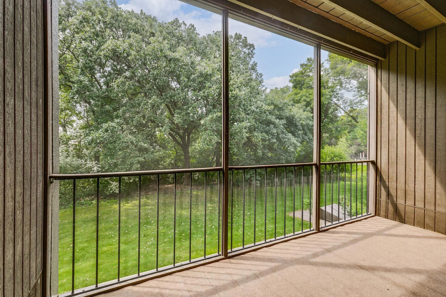 6105 Lincoln Drive, Edina, MN 55436