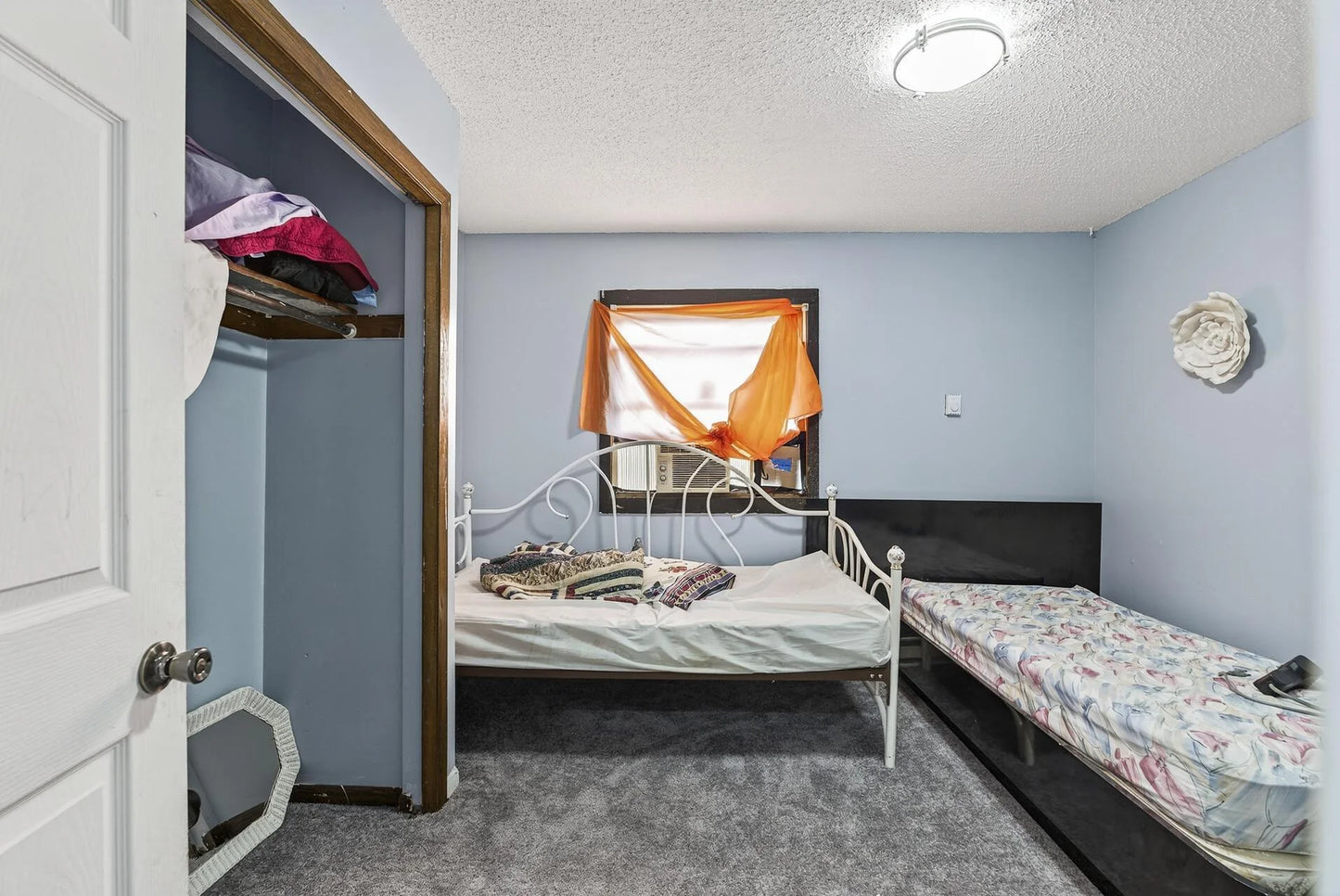 2523 Thomas Avenue, Minneapolis, MN 55411