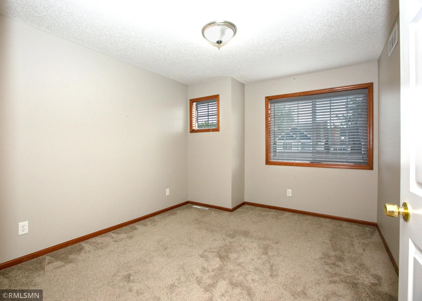 21314 Hytrail Circle, Lakeville, MN 55044