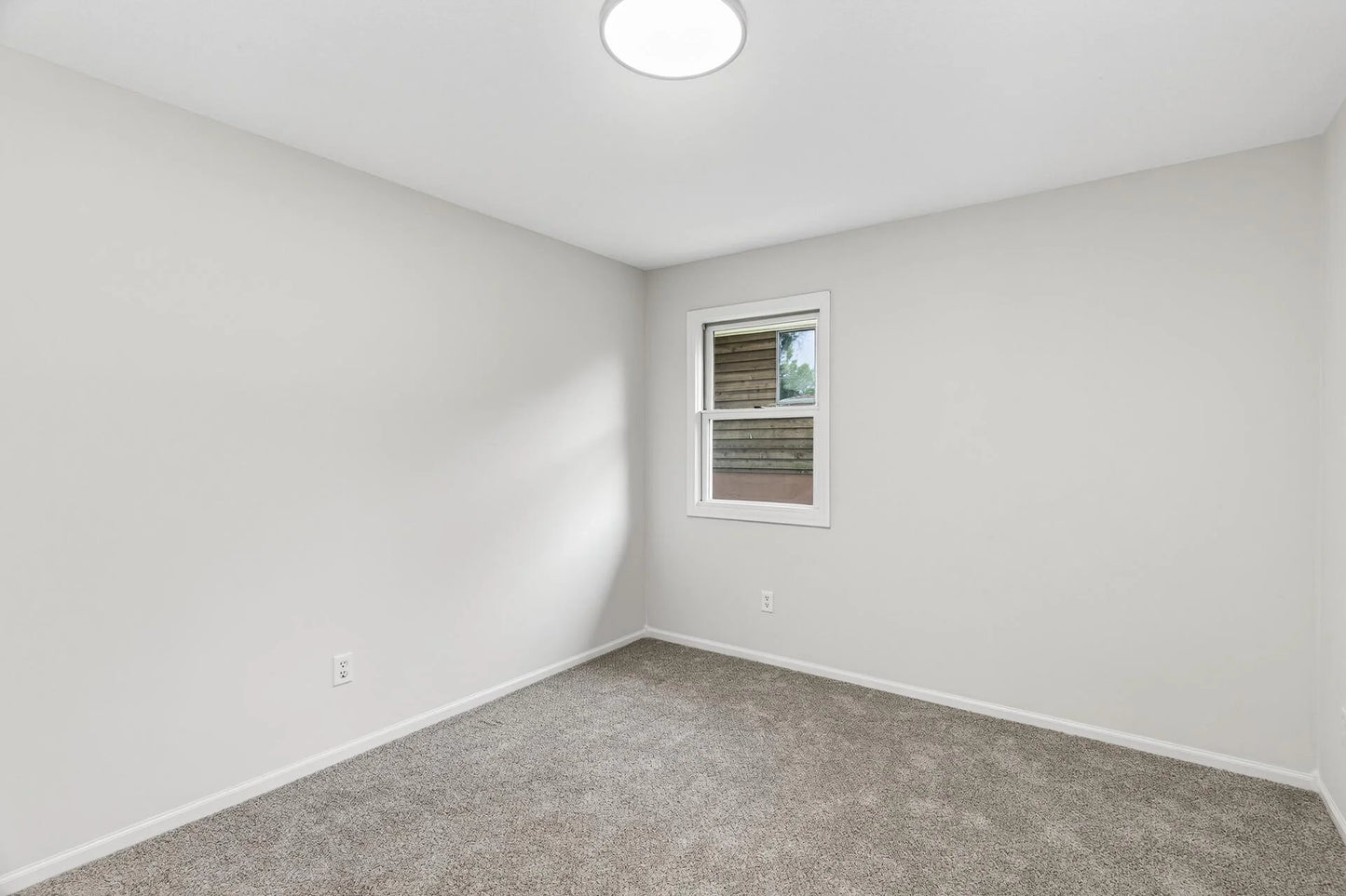 1042 Sibley Street, Shakopee, MN 55379