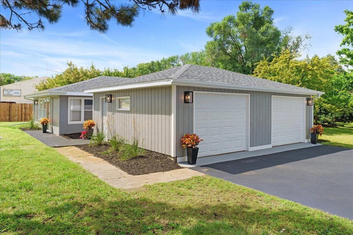 180 Saint Croix Trail, Lakeland, MN 55043