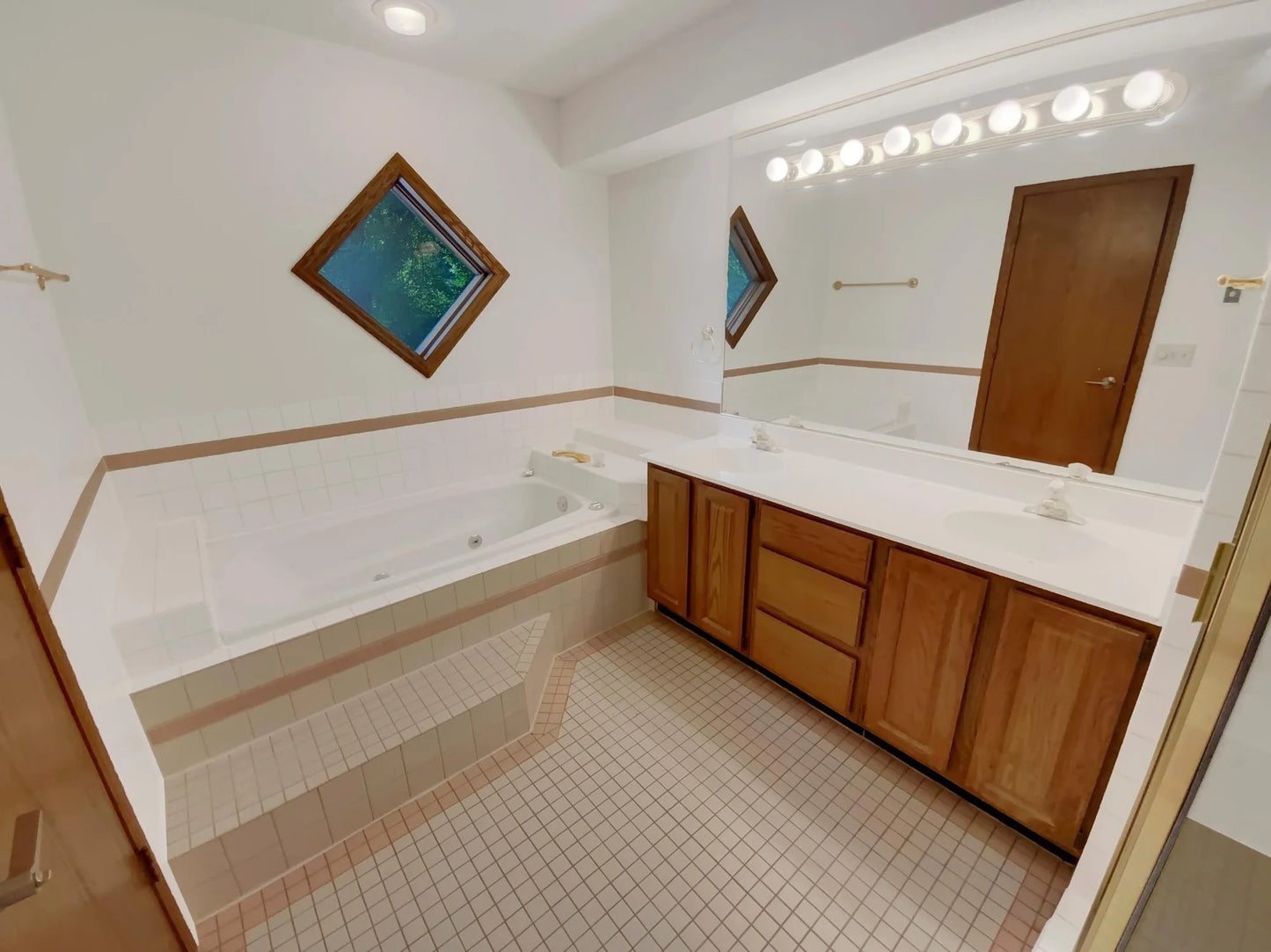6991 Edenvale Boulevard, Eden Prairie, MN 55346