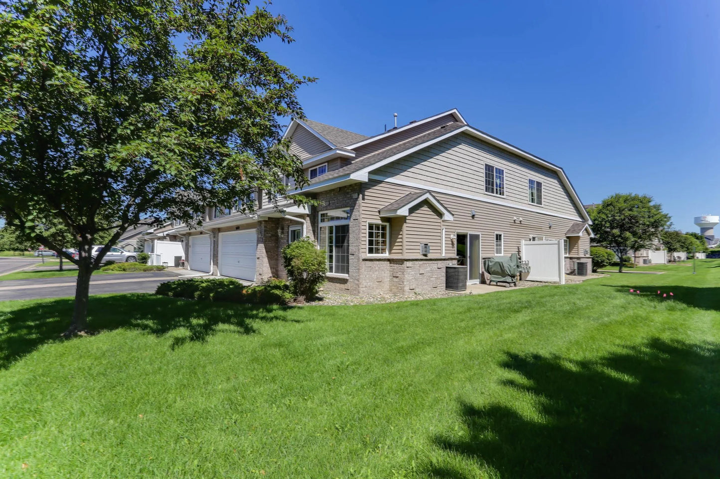 16424 Elm Creek Lane, Lakeville, MN 55044