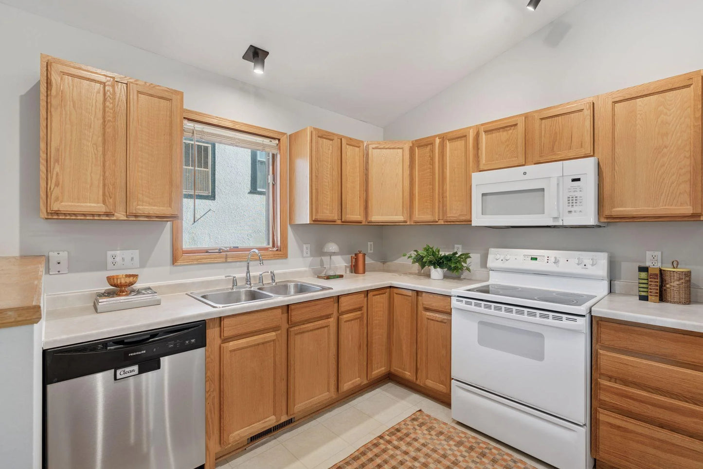 4600 Camden Avenue, Minneapolis, MN 55412