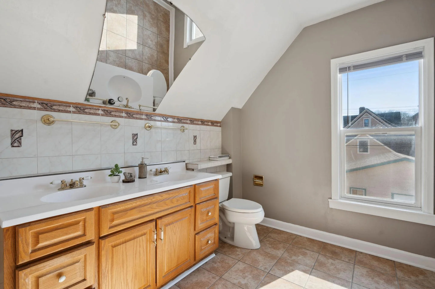 650 Holly Avenue, Saint Paul, MN 55104