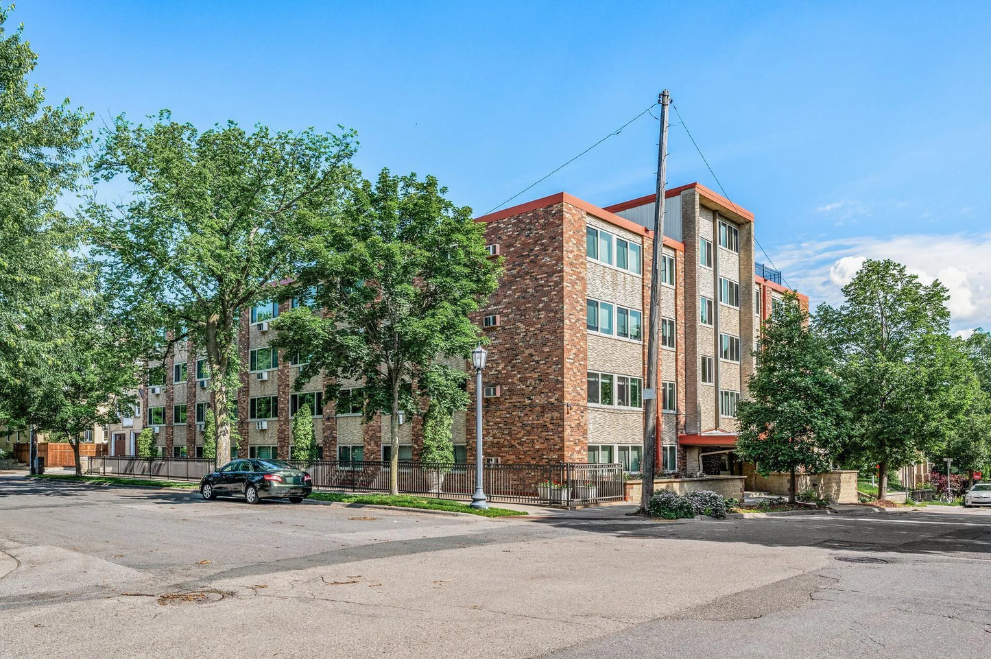 1901 Emerson Avenue, Minneapolis, MN 55403