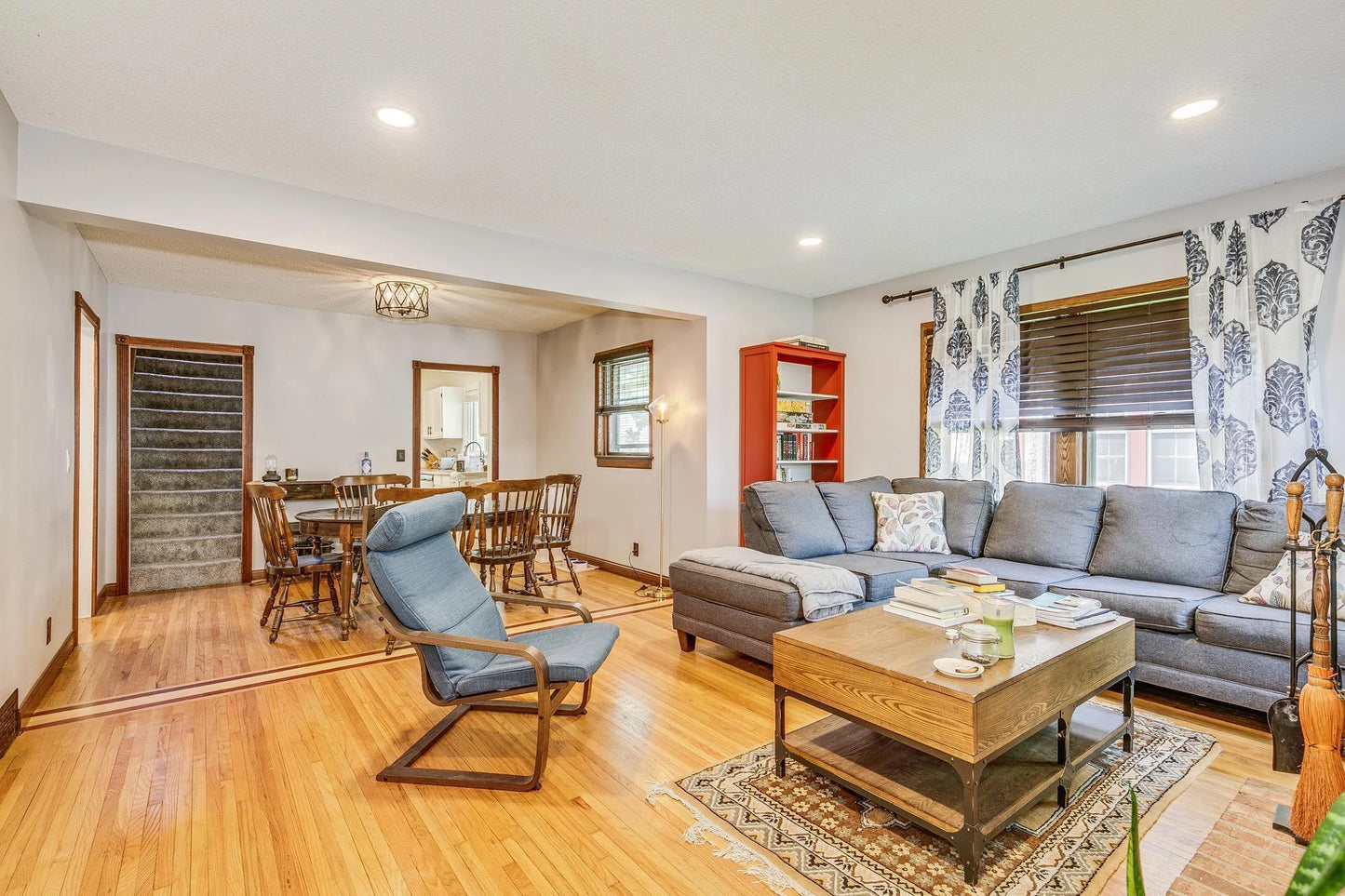 3807 Hubbard Avenue, Robbinsdale, MN 55422