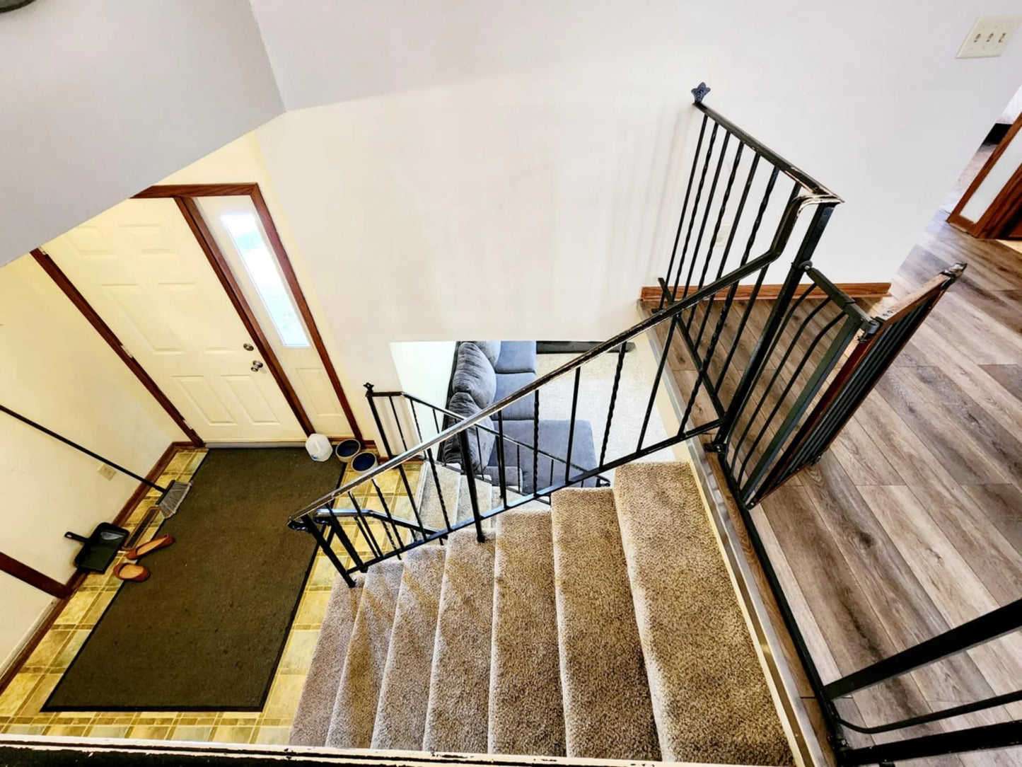 2805 Brookview Drive, Burnsville, MN 55337